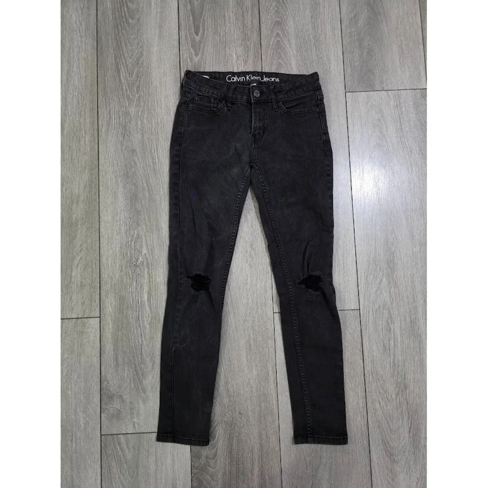 Calvin Klein Jeans Women's Ankle Skinny Black‎ Distressed Denim Size 2 Stretch